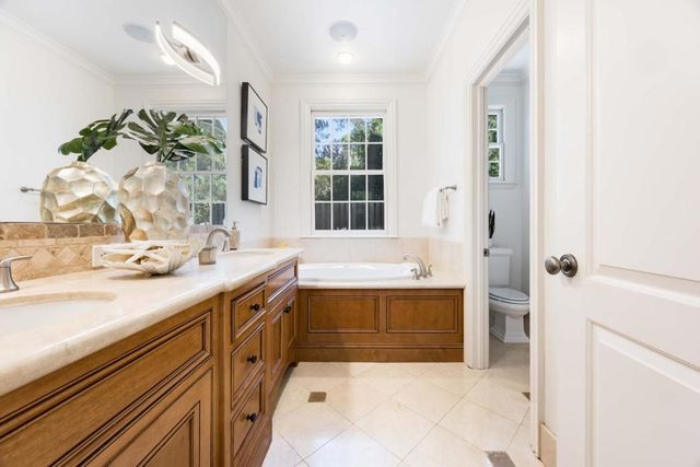 11722 Putter Way, Los Altos, CA 94024