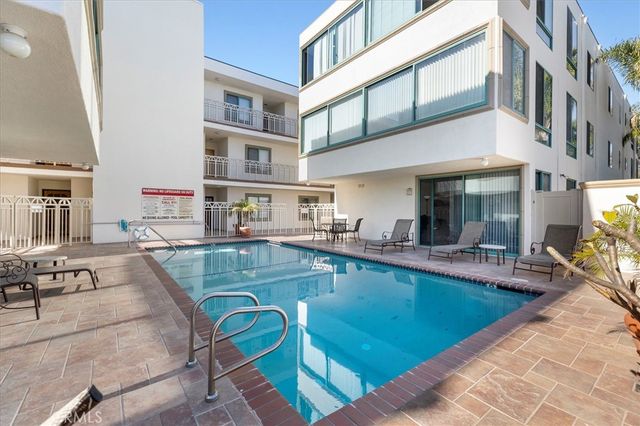 201 Calle Miramar 29, Redondo Beach, CA 90277