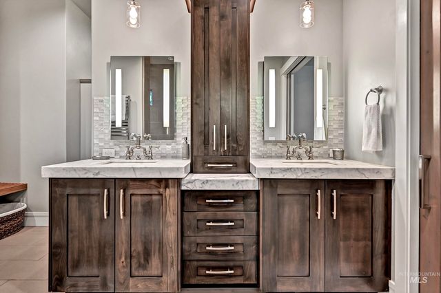 2164 W Holly Mountain Drive, Eagle, ID 83616