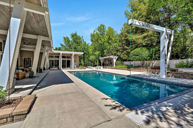 2164 W Holly Mountain Drive, Eagle, ID 83616