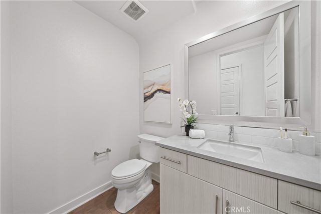 229 Radial, Irvine, CA 92618
