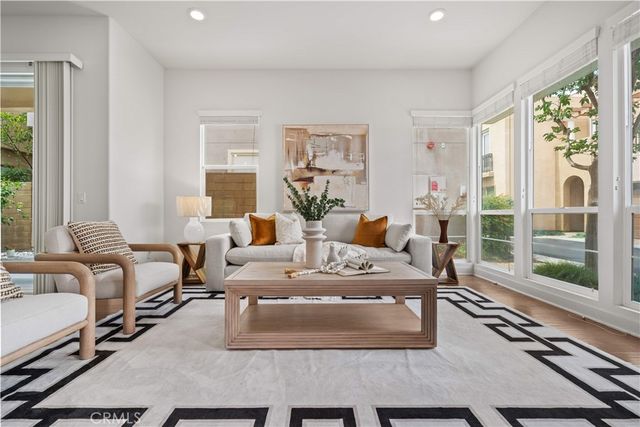 229 Radial, Irvine, CA 92618