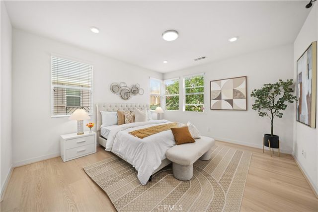 229 Radial, Irvine, CA 92618
