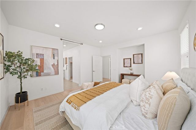 229 Radial, Irvine, CA 92618