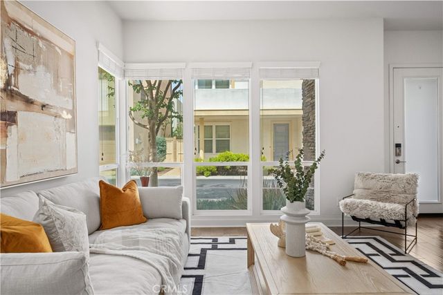 229 Radial, Irvine, CA 92618