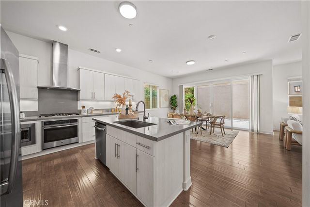 229 Radial, Irvine, CA 92618
