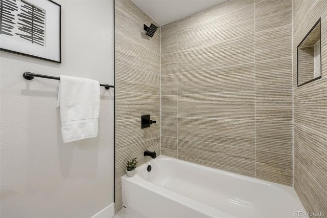 136 Agate Way, Broomfield, CO 80020