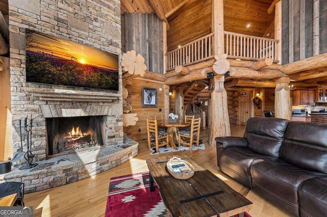 602 Overlook Drive, Blue Ridge, GA 30513