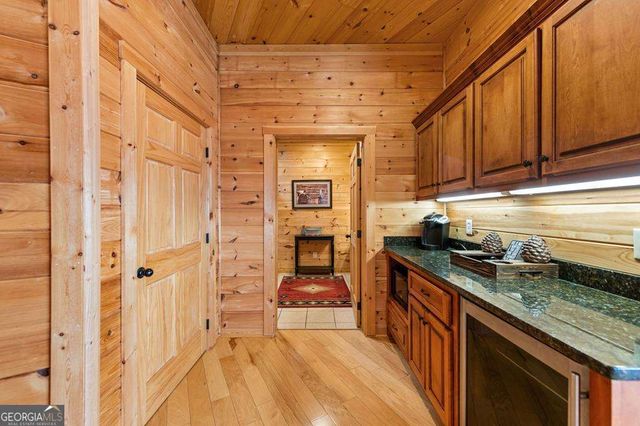 602 Overlook Drive, Blue Ridge, GA 30513