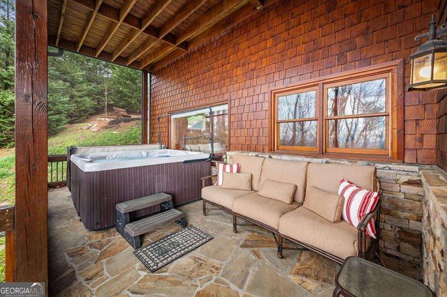 602 Overlook Drive, Blue Ridge, GA 30513