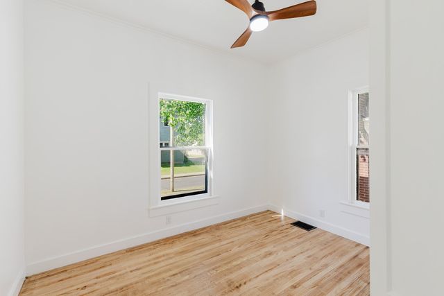 200 A E Thorn Street, Marion, IL 62959