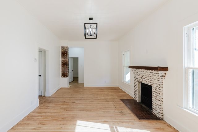 200 A E Thorn Street, Marion, IL 62959