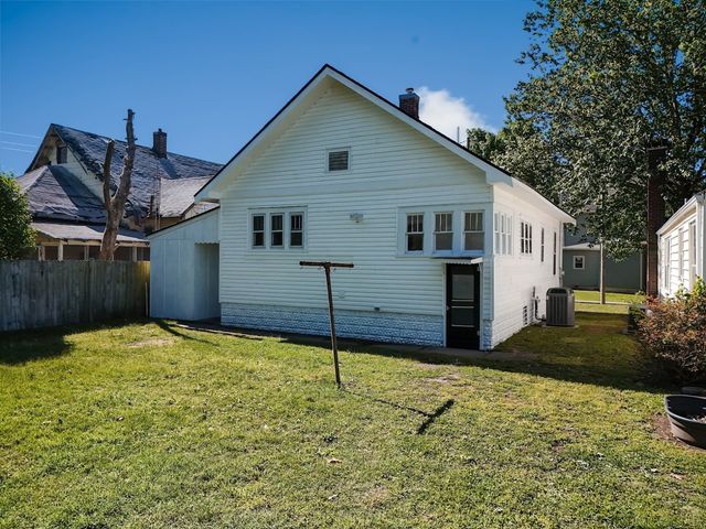 200 A E Thorn Street, Marion, IL 62959