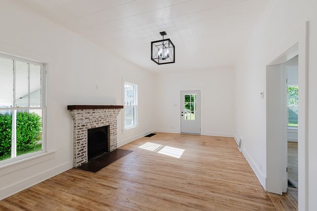 200 A E Thorn Street, Marion, IL 62959