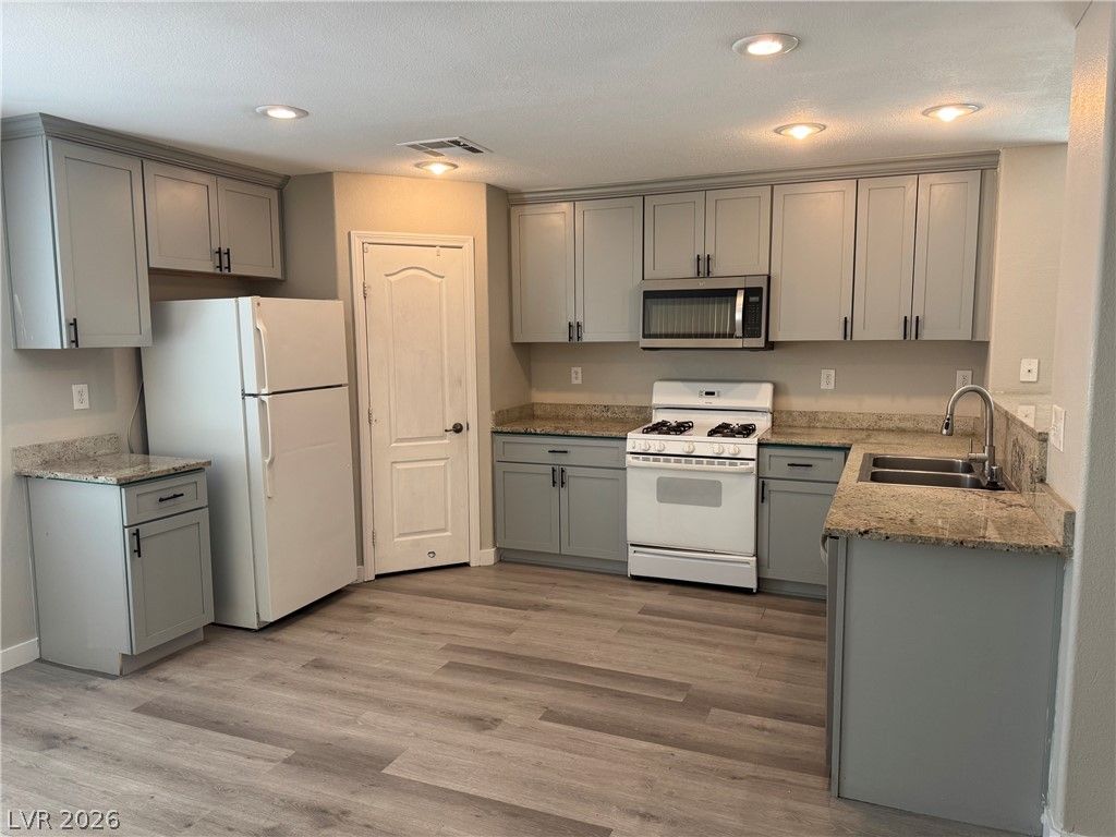 676 Magrath Street, Las Vegas, NV 89178 — photo 2