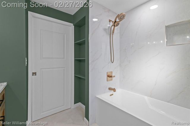 39110 Orangelawn Street, Livonia, MI 48150