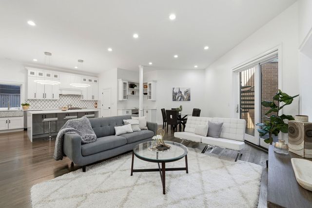 1443 N Cleaver Street, Chicago, IL 60642