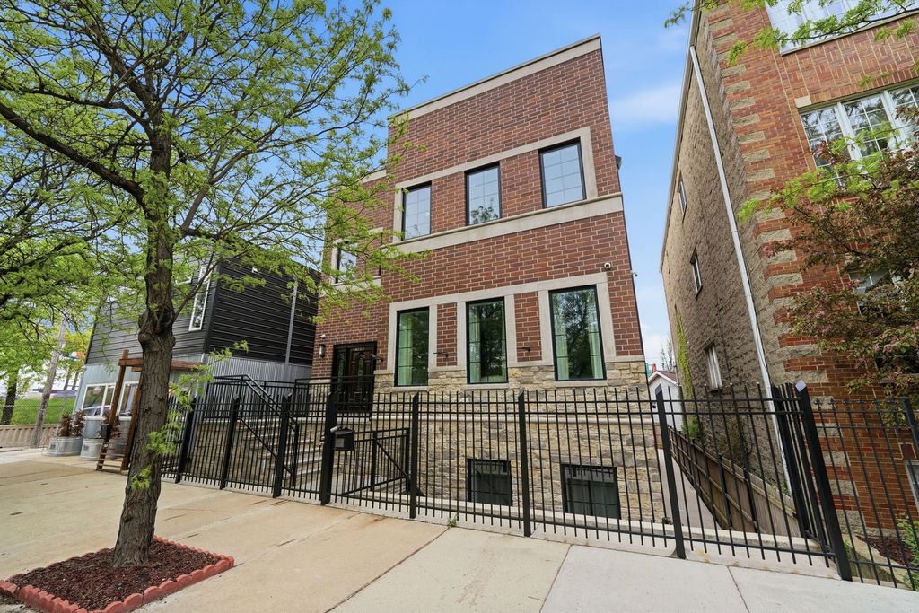 1443 N Cleaver Street, Chicago, IL 60642
