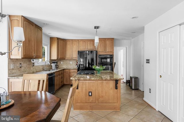 8100 TALL TIMBER DR, Gainesville, VA 20155