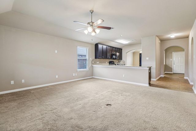 109 Mollie DR, Hutto, TX 78634