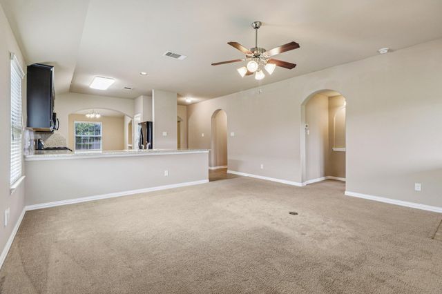 109 Mollie DR, Hutto, TX 78634