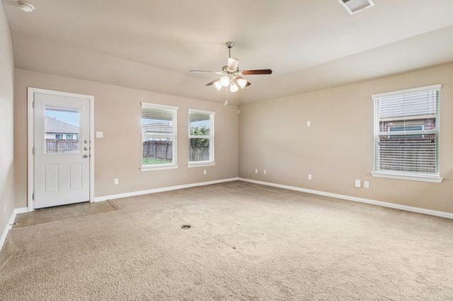 109 Mollie DR, Hutto, TX 78634