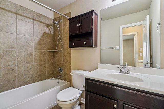 109 Mollie DR, Hutto, TX 78634