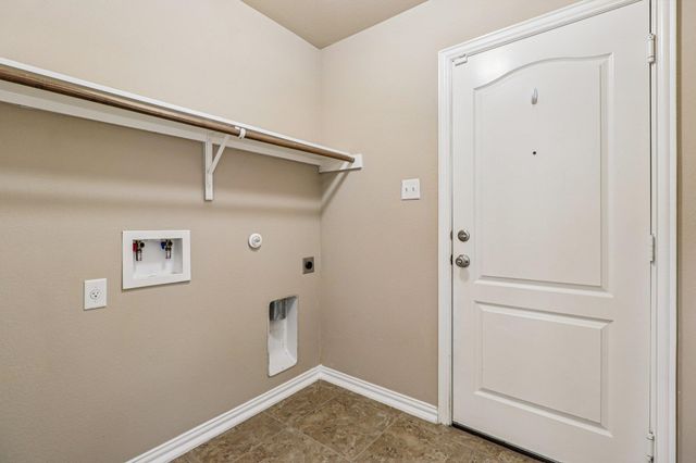 109 Mollie DR, Hutto, TX 78634