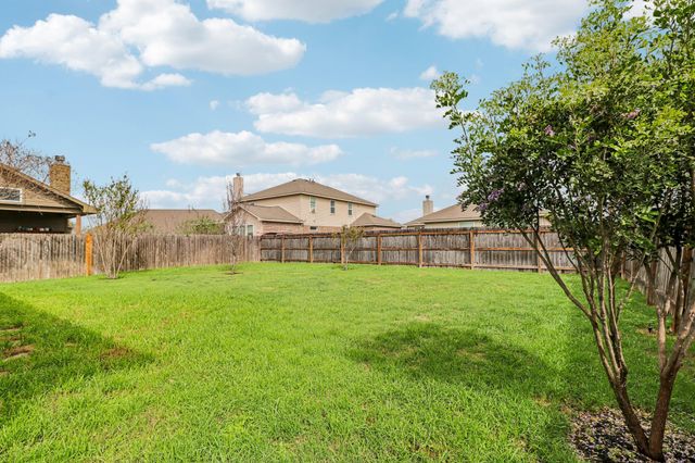 109 Mollie DR, Hutto, TX 78634