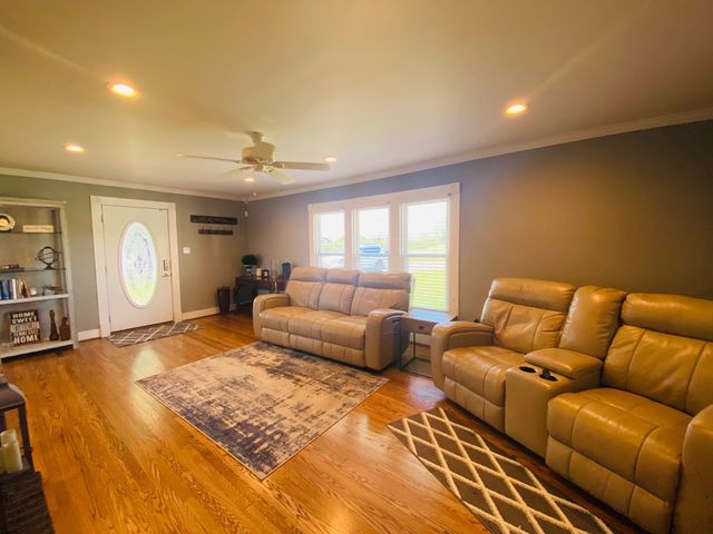 1622 Washington St, W, Fayetteville, TN 37334