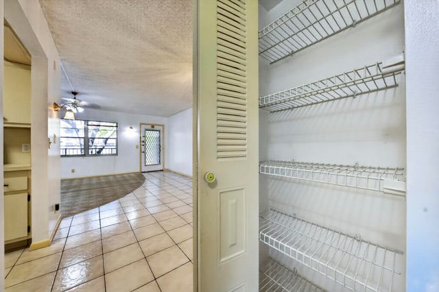 101 SW 132nd Way 215J, Pembroke Pines, FL 33027