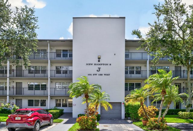 101 SW 132nd Way 215J, Pembroke Pines, FL 33027