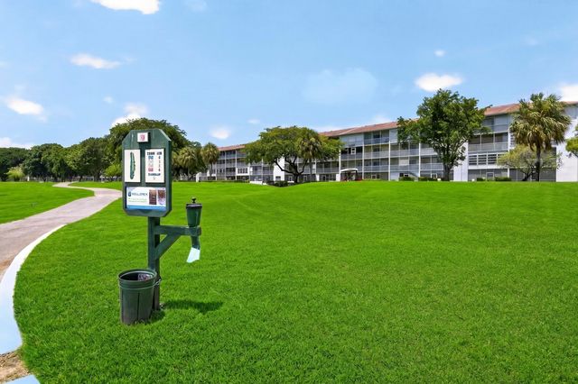 101 SW 132nd Way 215J, Pembroke Pines, FL 33027