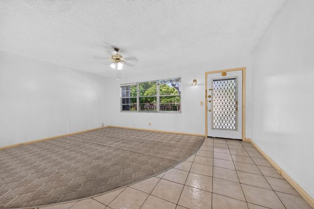 101 SW 132nd Way 215J, Pembroke Pines, FL 33027