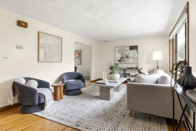 58 Albemarle Rd, Waltham, MA 02452