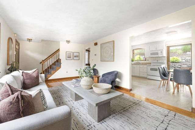 58 Albemarle Rd, Waltham, MA 02452