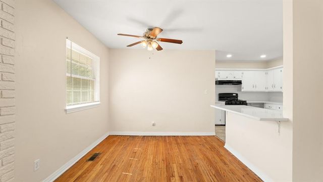 2716 Tottingham Road, The Village, OK 73120