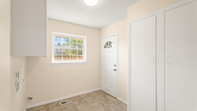 2716 Tottingham Road, The Village, OK 73120