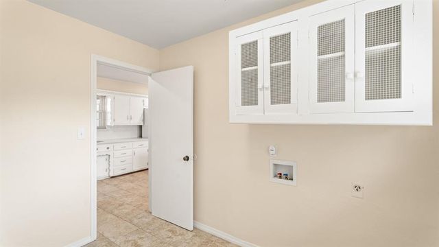 2716 Tottingham Road, The Village, OK 73120