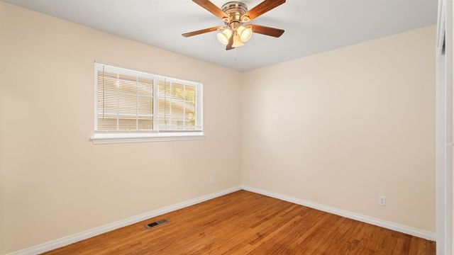 2716 Tottingham Road, The Village, OK 73120