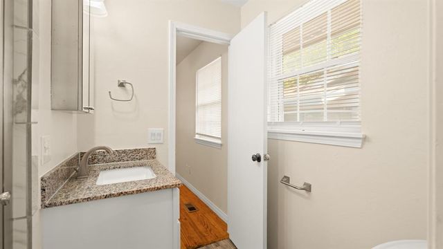 2716 Tottingham Road, The Village, OK 73120