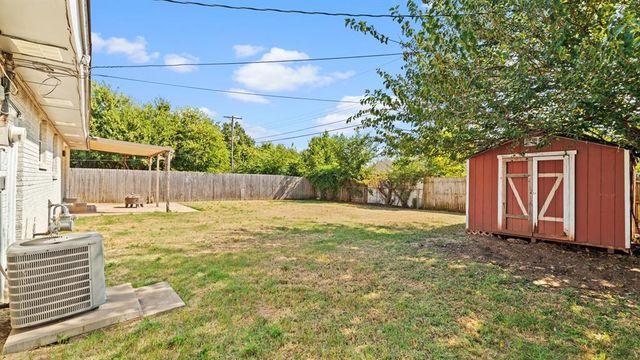 2716 Tottingham Road, The Village, OK 73120