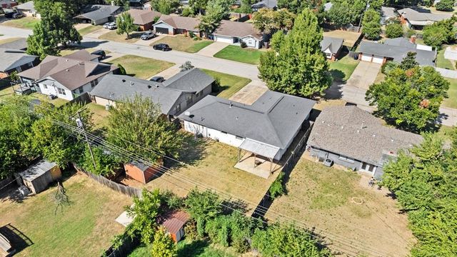 2716 Tottingham Road, The Village, OK 73120