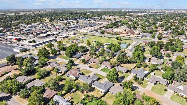 2716 Tottingham Road, The Village, OK 73120