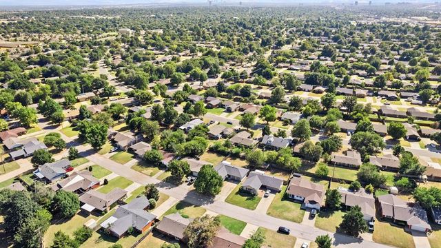 2716 Tottingham Road, The Village, OK 73120