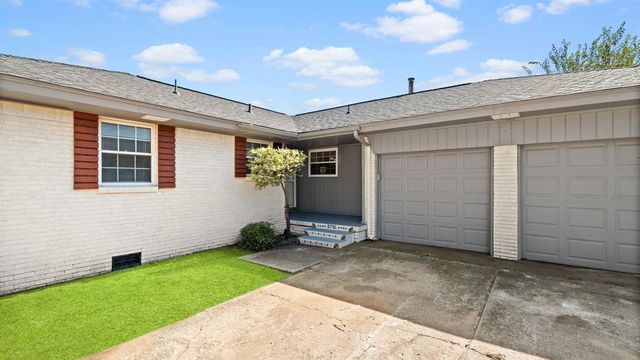 2716 Tottingham Road, The Village, OK 73120