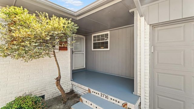 2716 Tottingham Road, The Village, OK 73120