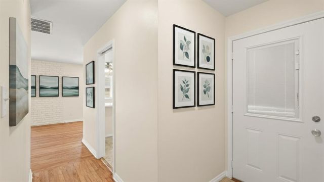 2716 Tottingham Road, The Village, OK 73120