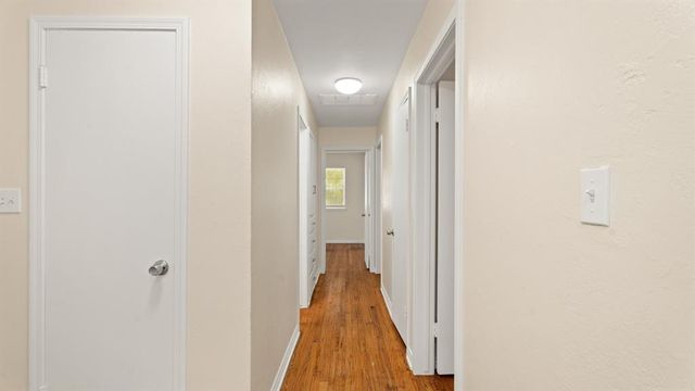 2716 Tottingham Road, The Village, OK 73120