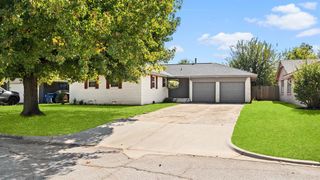 2716 Tottingham Road, The Village, OK 73120